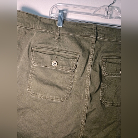 Torrid Shorts Womens Plus Size 22 Olive Green Buttonfly Stretch Chino Shorts - Picture 5 of 5